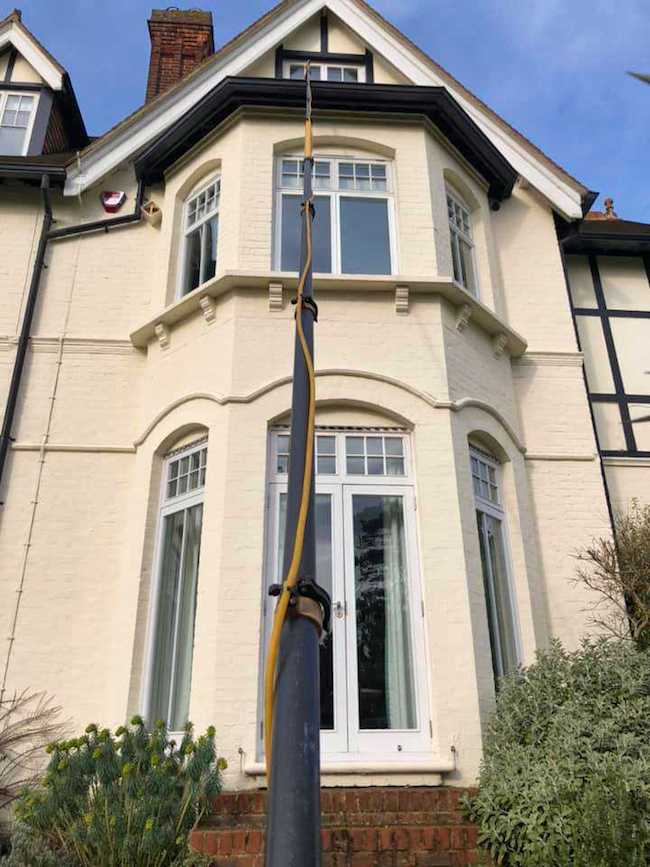 Professional window cleaners in Reading