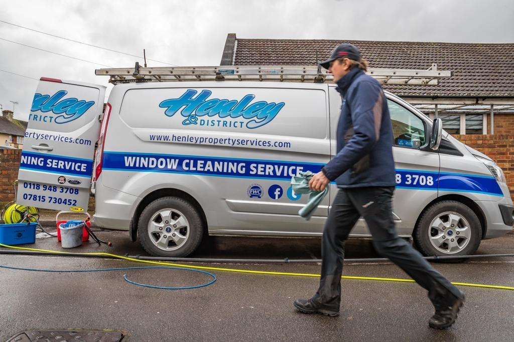 Professional Window cleaner Reading - Henley & District Property Services